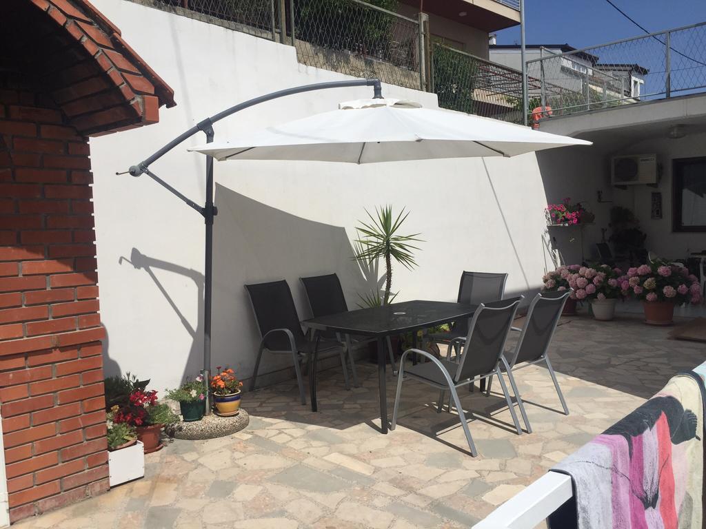 Apartment Satus Подстрана Екстер'єр фото